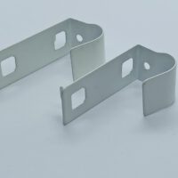 WIESZAK METALOWY DO ROLET MINI KRÓTKI BIAŁY